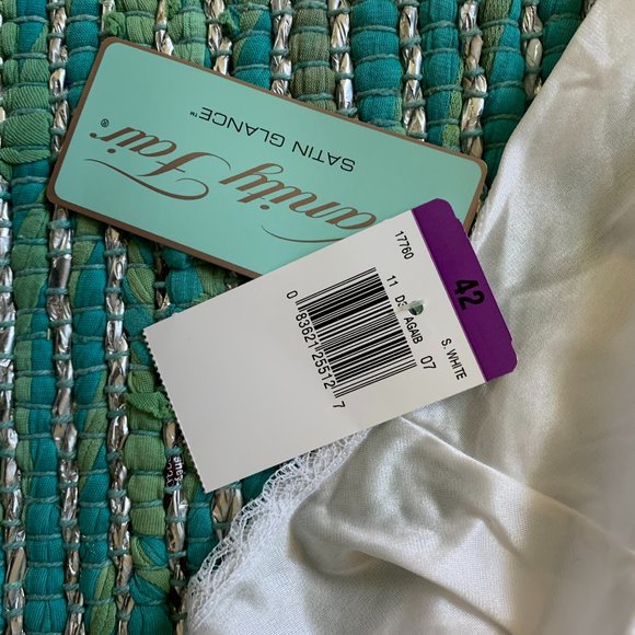 Sexy Romantic Vintage White Lace Trimmed Chemise Soft Vanity Fair SZ 42/48 NWT - Picture 8 of 13